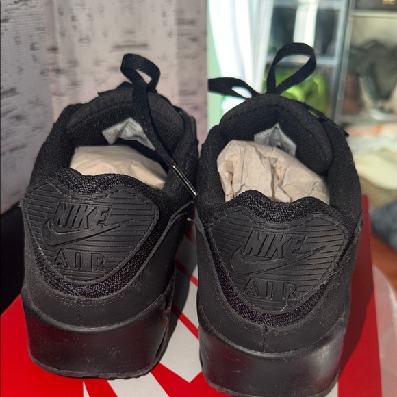 Nike Triple Black Mesh Sneakers - Picture 4 of 4